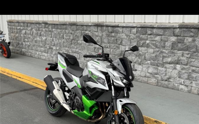 2024 Kawasaki Z7 Hybrid ABS