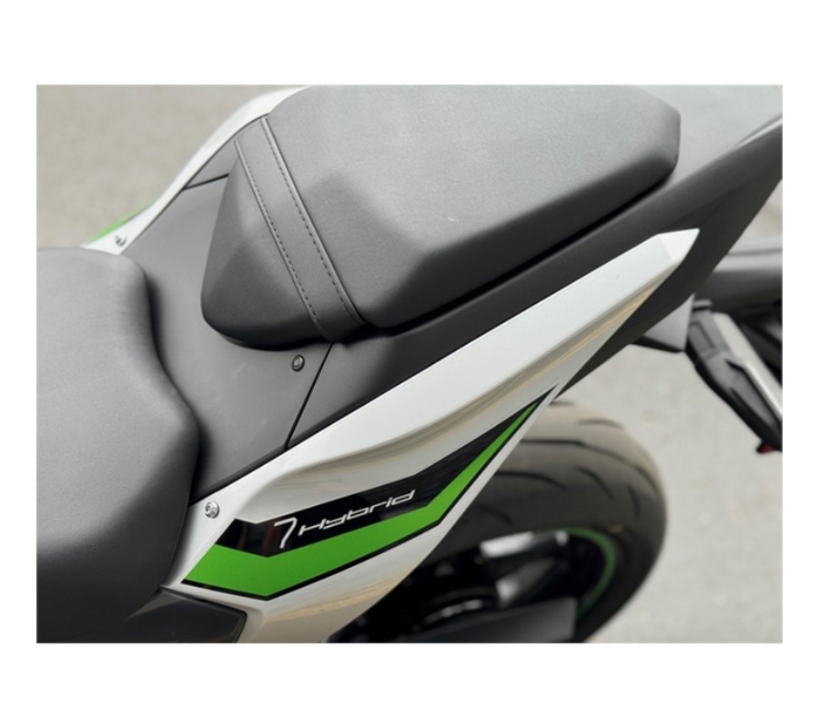 2024 Kawasaki Z7 Hybrid ABS