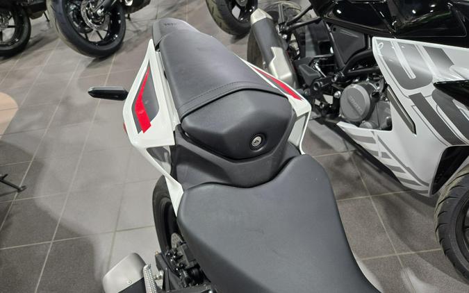 2026 YAMAHA YZF-R3 ABS 70TH ANNIVERSARY EDITION