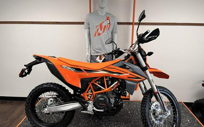 2023 KTM 690 Enduro R