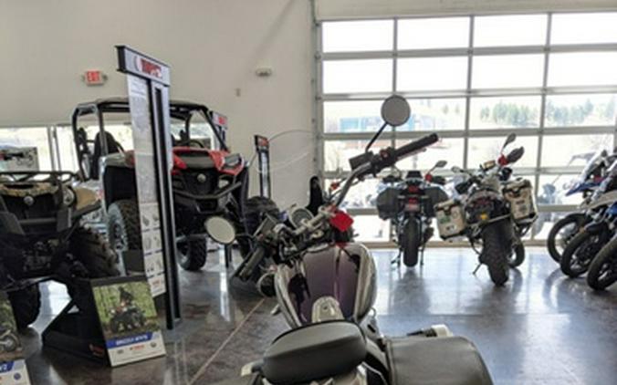 2022 BMW R 18 Classic Black Storm Metallic