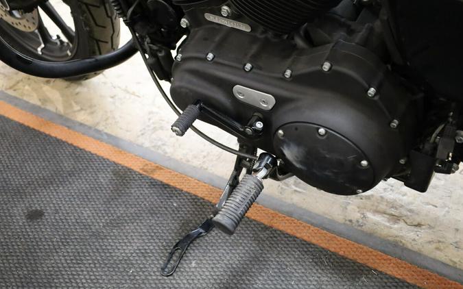 XL 883N 2021 Iron 883™