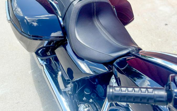 2024 Harley-Davidson® Street Glide® FLHX VIVID BLACK