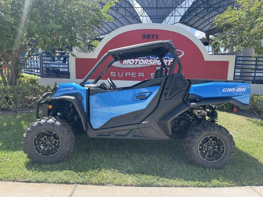 2023 Can-Am® Commander XT 700