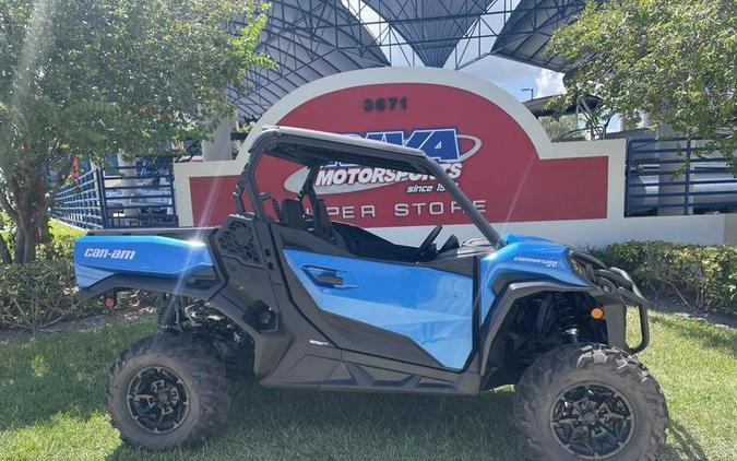 2023 Can-Am® Commander XT 700