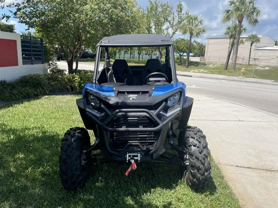 2023 Can-Am® Commander XT 700