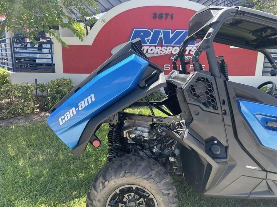 2023 Can-Am® Commander XT 700