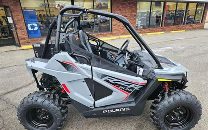 2024 Polaris RZR 200 EFI