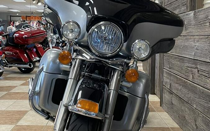 2013 Harley-Davidson Electra Glide® Ultra Limited Two-Tone Midnight Pearl/Brilliant Silv