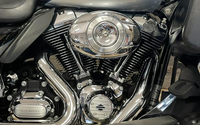 2013 Harley-Davidson Electra Glide® Ultra Limited Two-Tone Midnight Pearl/Brilliant Silv