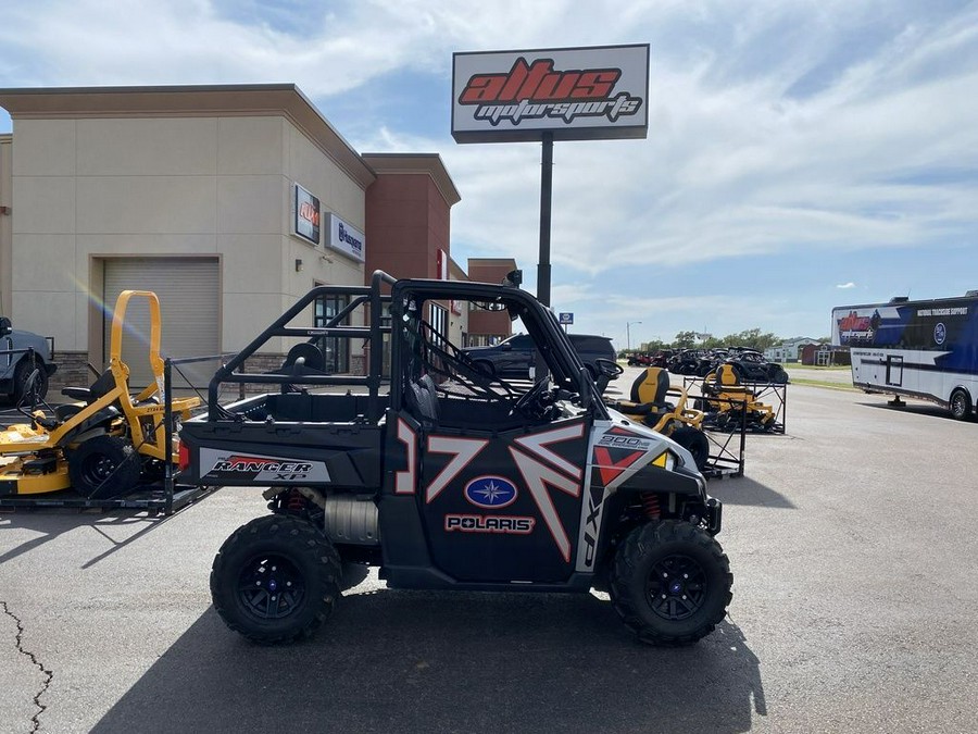 2019 Polaris® Ranger XP® 900 EPS Premium Silver Pearl