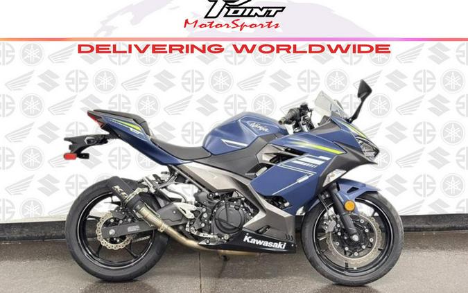 2022 Kawasaki Ninja® 400 ABS Metallic Matte Blue/Metallic Graphite Gray