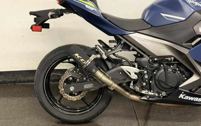 2022 Kawasaki Ninja® 400 ABS Metallic Matte Blue/Metallic Graphite Gray