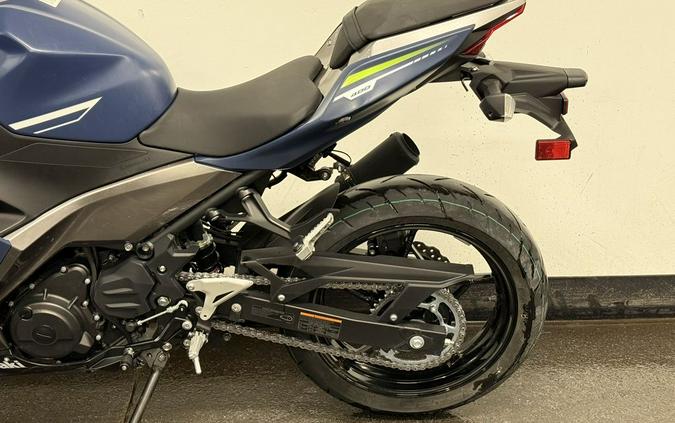 2022 Kawasaki Ninja® 400 ABS Metallic Matte Blue/Metallic Graphite Gray