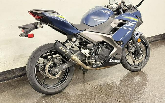 2022 Kawasaki Ninja® 400 ABS Metallic Matte Blue/Metallic Graphite Gray