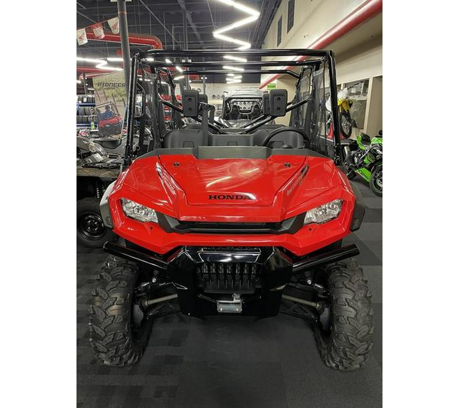 2023 Honda® Pioneer 1000-6 Deluxe Crew