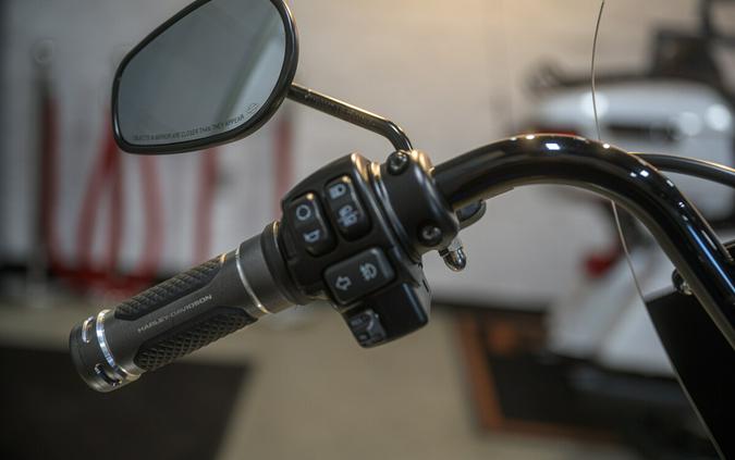 2023 Harley-Davidson Softail Heritage Classic Cruiser FLHCS