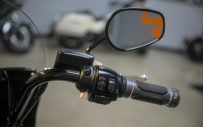 2023 Harley-Davidson Softail Heritage Classic Cruiser FLHCS