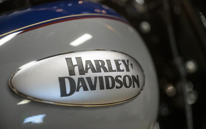 2023 Harley-Davidson Softail Heritage Classic Cruiser FLHCS