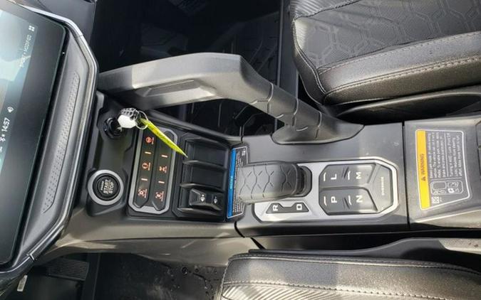 2026 Can-Am Maverick R MAX X rc