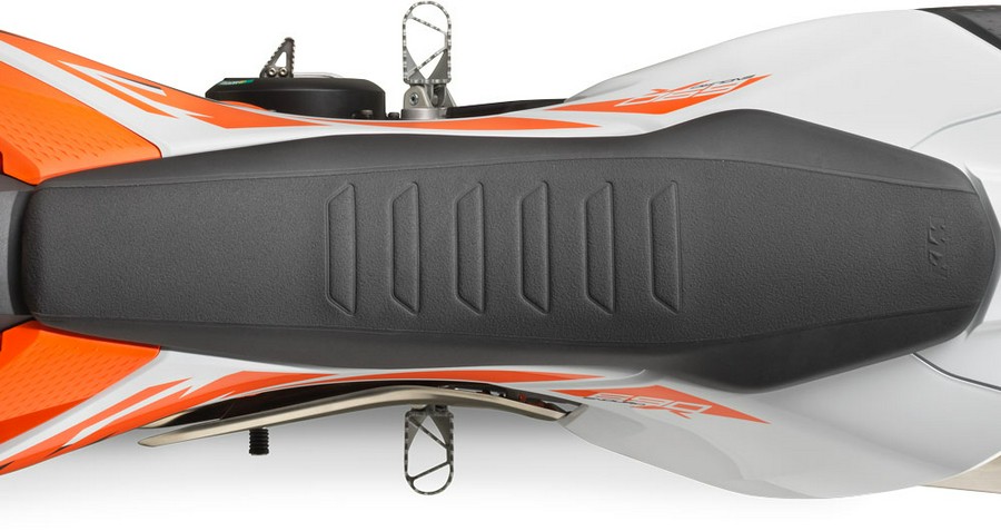 2027 KTM 690 Enduro R