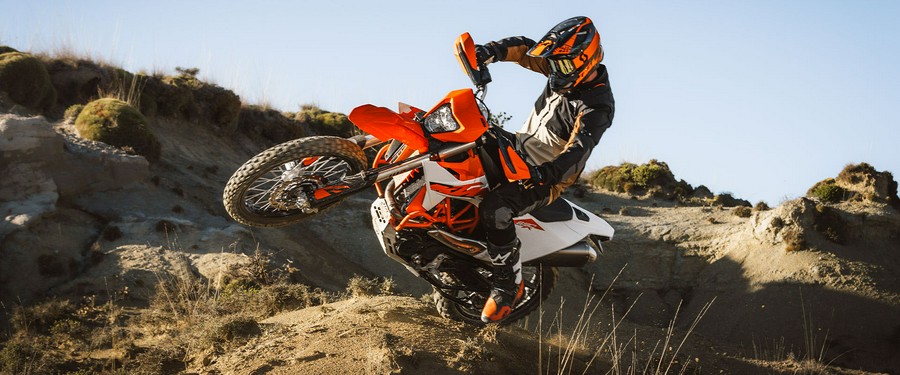 2027 KTM 690 Enduro R