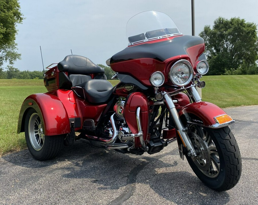 2012 Harley-Davidson Tri Glide Ultra Classic Two-Tone Ember Red Sunglo/Merlo