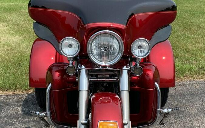 2012 Harley-Davidson Tri Glide Ultra Classic Two-Tone Ember Red Sunglo/Merlo