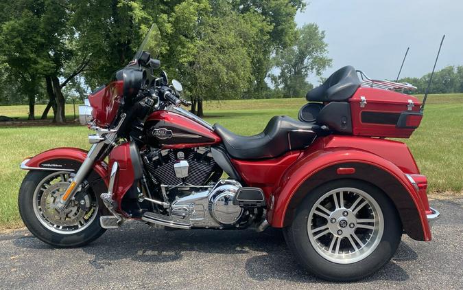 2012 Harley-Davidson Tri Glide Ultra Classic Two-Tone Ember Red Sunglo/Merlo