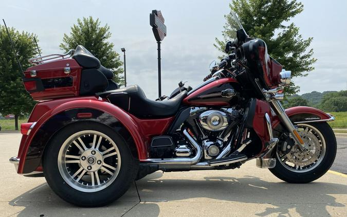 2012 Harley-Davidson Tri Glide Ultra Classic Two-Tone Ember Red Sunglo/Merlo