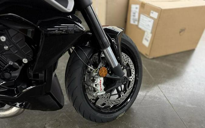 2025 Ducati Diavel V4 Thrilling Black