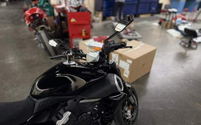2025 Ducati Diavel V4 Thrilling Black