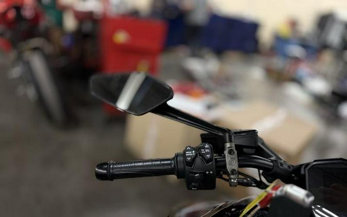 2025 Ducati Diavel V4 Thrilling Black