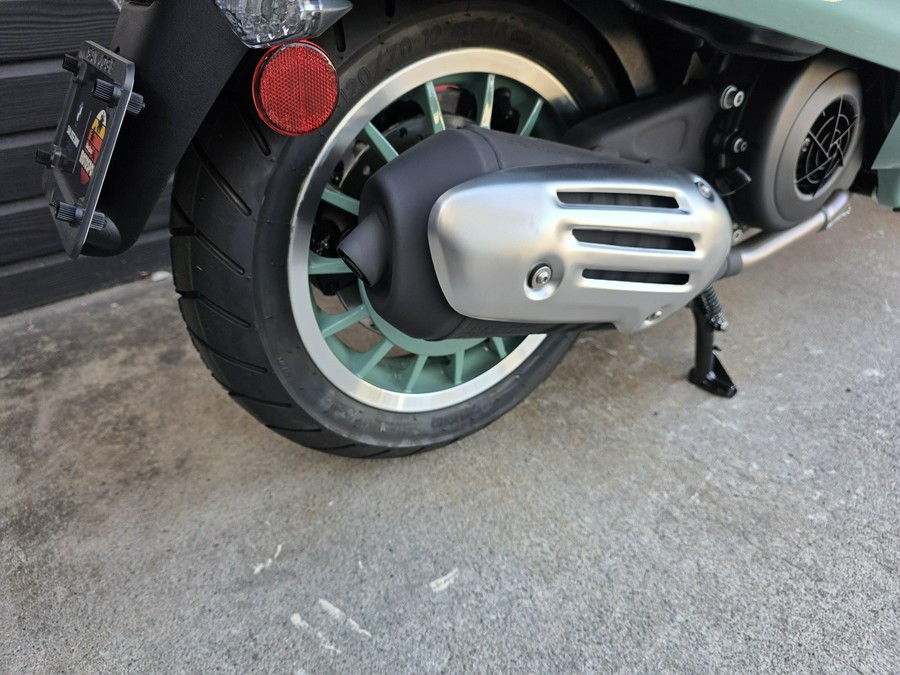 2027 Vespa Primavera 150 80th Anniversary