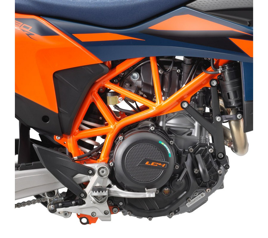 2027 KTM 690 SMC R