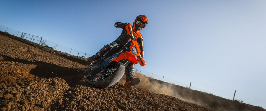 2027 KTM 690 SMC R