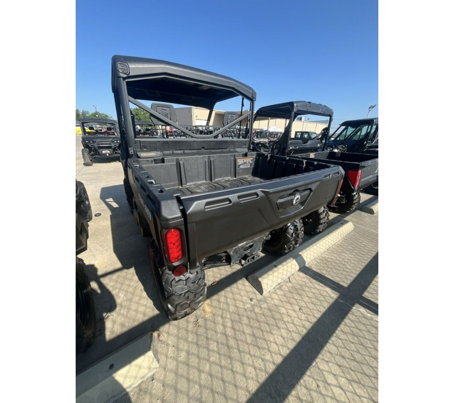 2026 Can-Am Defender HD7