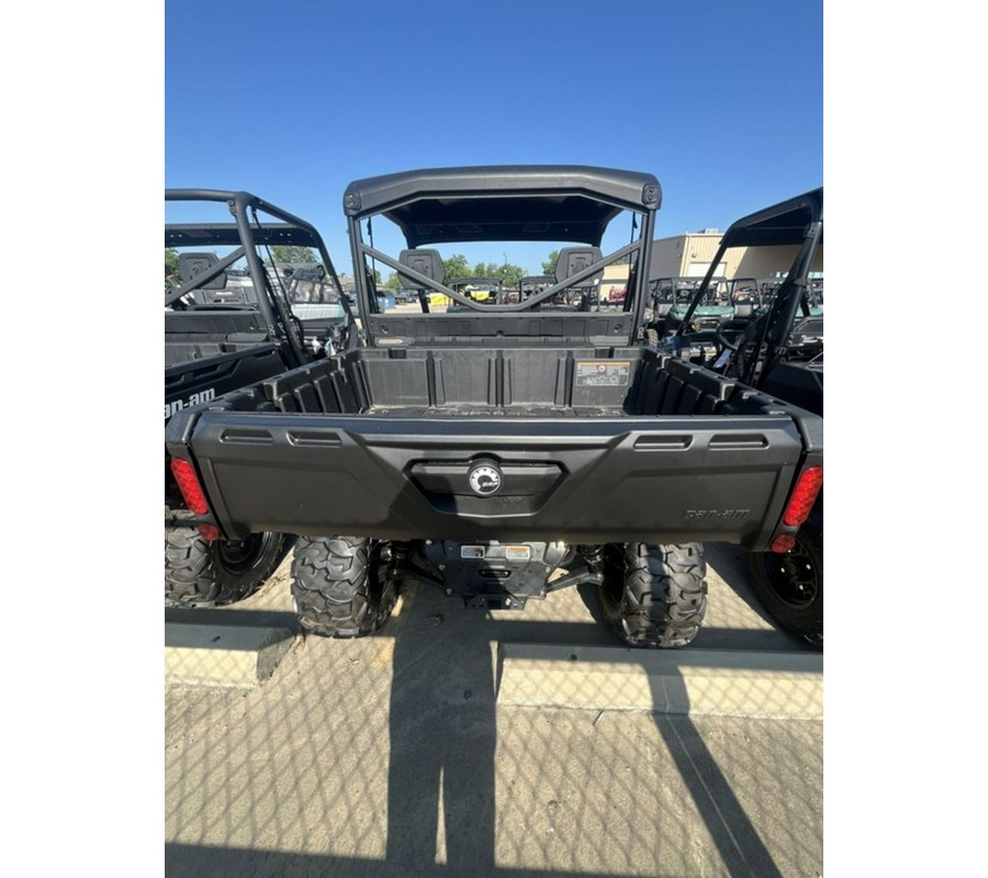 2026 Can-Am Defender HD7