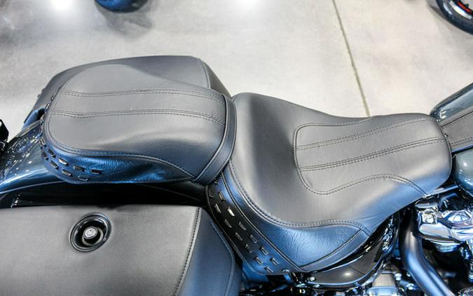 2025 Harley-Davidson Softail FLHC - Heritage Classic