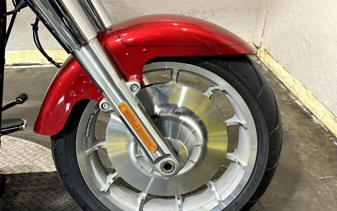 Harley-Davidson® Fat Boy® 2026 FLFB 84681640 BRILLIANT RED W/ PINSTRIPE
