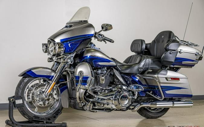 2017 Harley-Davidson® CVO ULTRA LIMITED