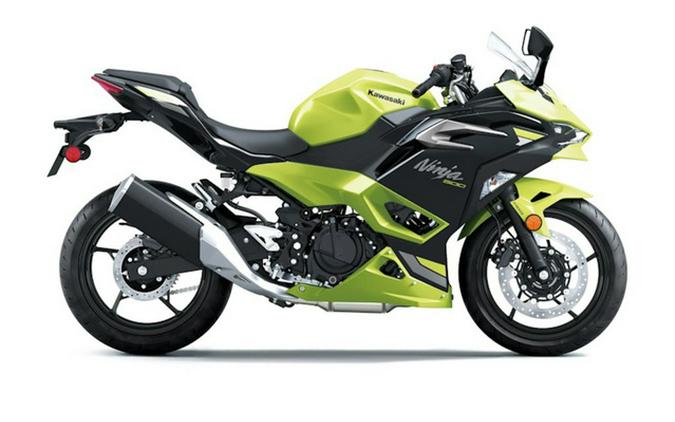 2026 Kawasaki Ninja 500 ABS Metallic Yellowish Green/Ebony