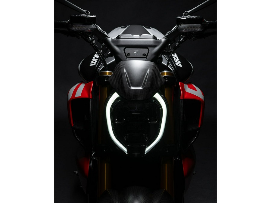 2026 Ducati Diavel V4 RS