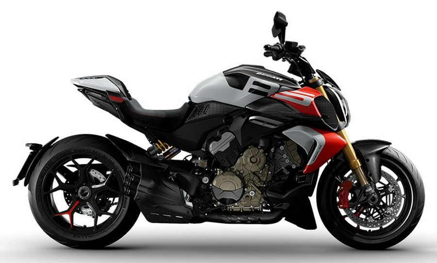 2026 Ducati Diavel V4 RS