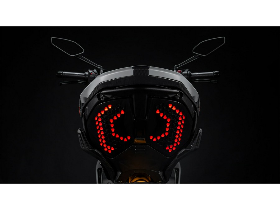 2026 Ducati Diavel V4 RS