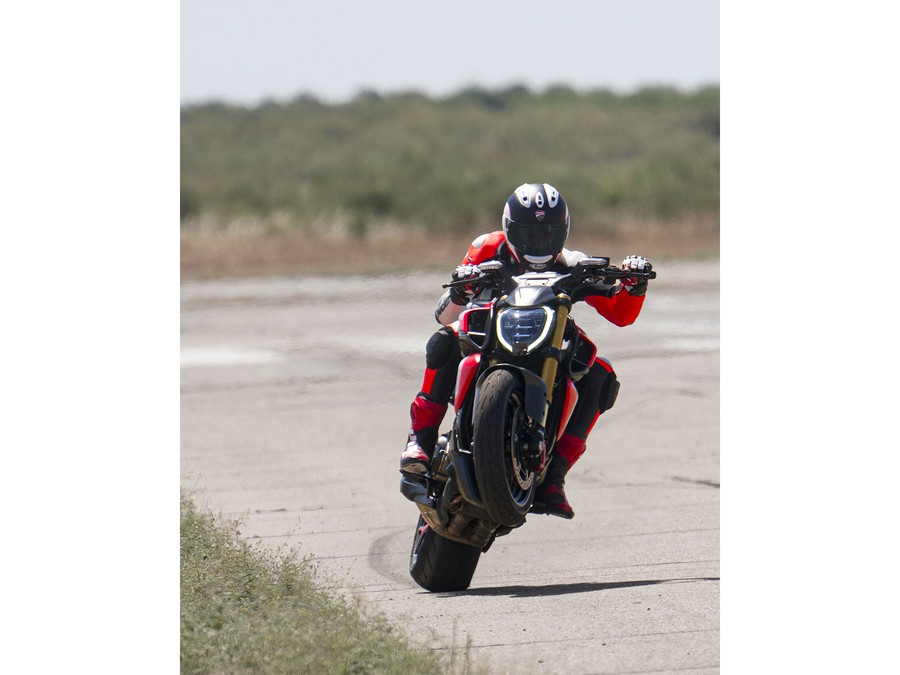 2026 Ducati Diavel V4 RS