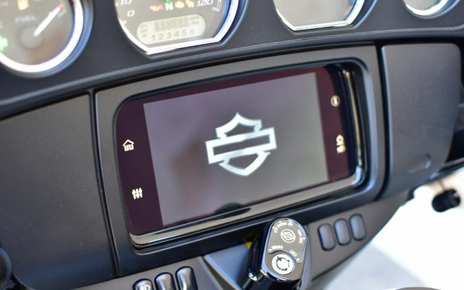 2025 Harley-Davidson Tri Glide Ultra FLHTCUTG