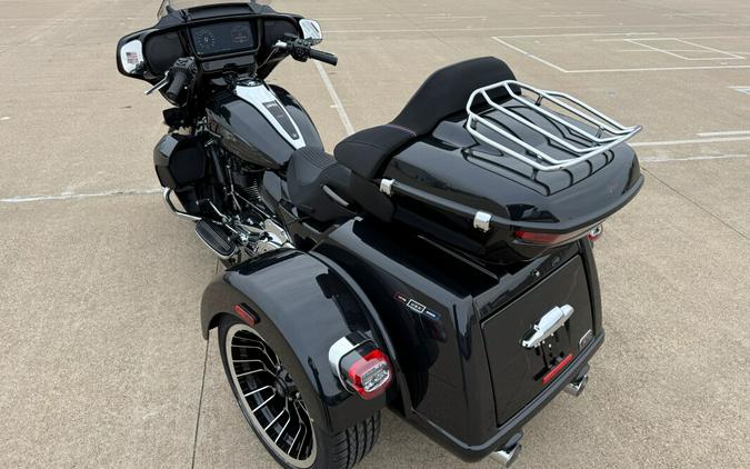 2026 Harley-Davidson® Street Glide 3 Limited Midnight Ember Chrome Trim