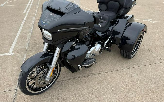 2026 Harley-Davidson® Street Glide 3 Limited Midnight Ember Chrome Trim