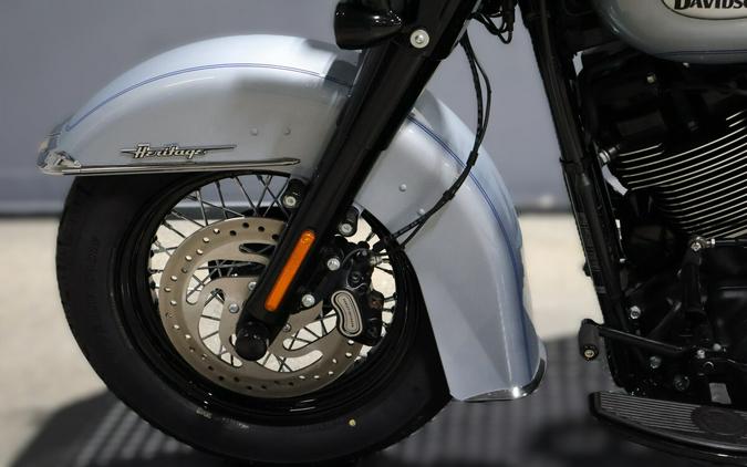 2024 Harley-Davidson Heritage Classic Atlas Silver Metallic - Black Finish